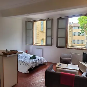 Appartement Petit Coin Provencal Elegant Et Central, Aix-en-Provence